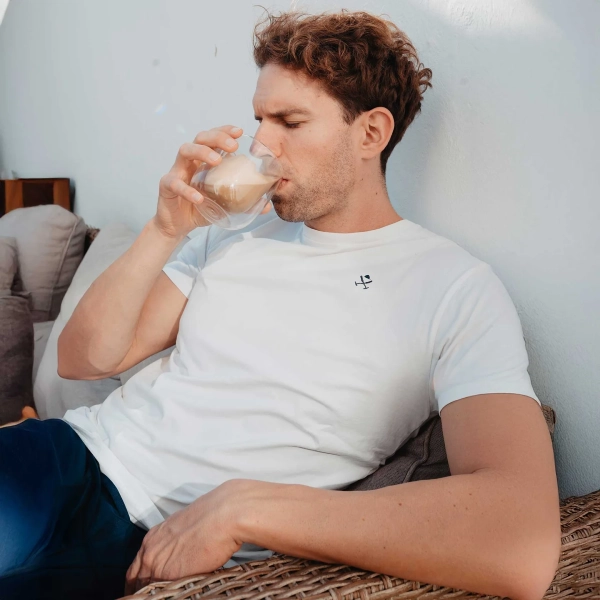 Depilação laser de díodo para antebraço masculino com eliminação duradoura do pelo desde a raiz.
